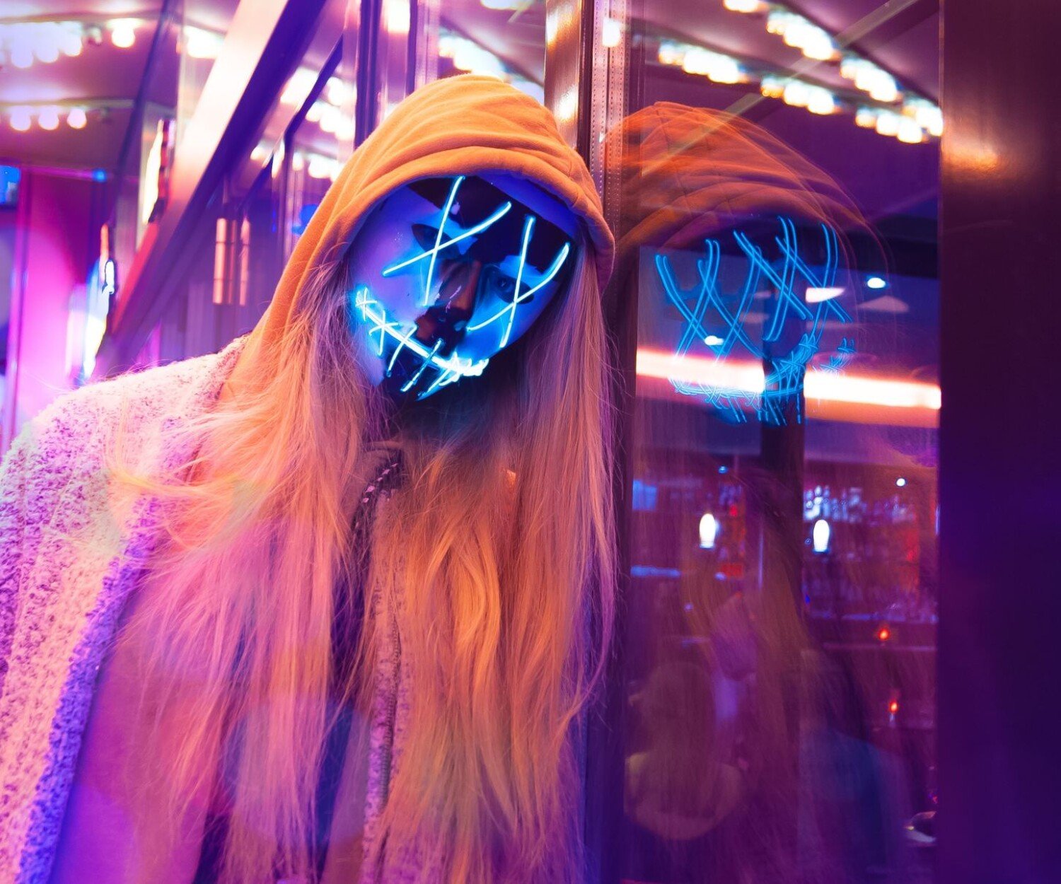 Visual Identity:
Muted creams, royal golds, and deep maroons - paired with
high-contrast imagery and luxury serif typography to reflect
Marriott's premium ethos.